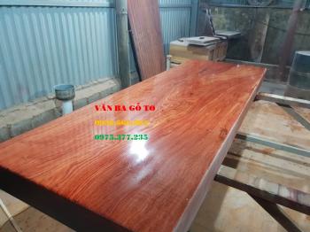 Mặt bàn ăn gỗ nguyên khối tại Sài Gòn