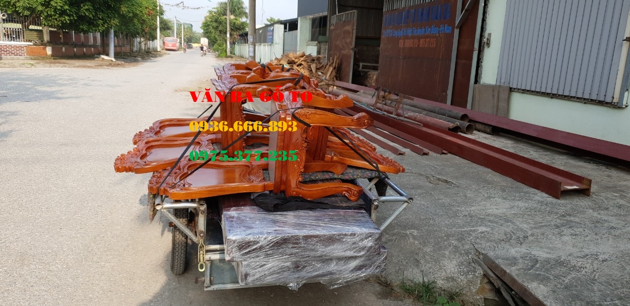 Bàn ăn gỗ nguyên khối