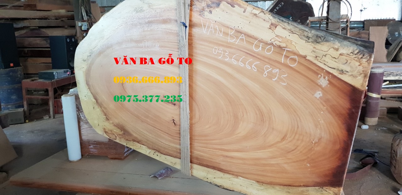 Mật bàn gỗ