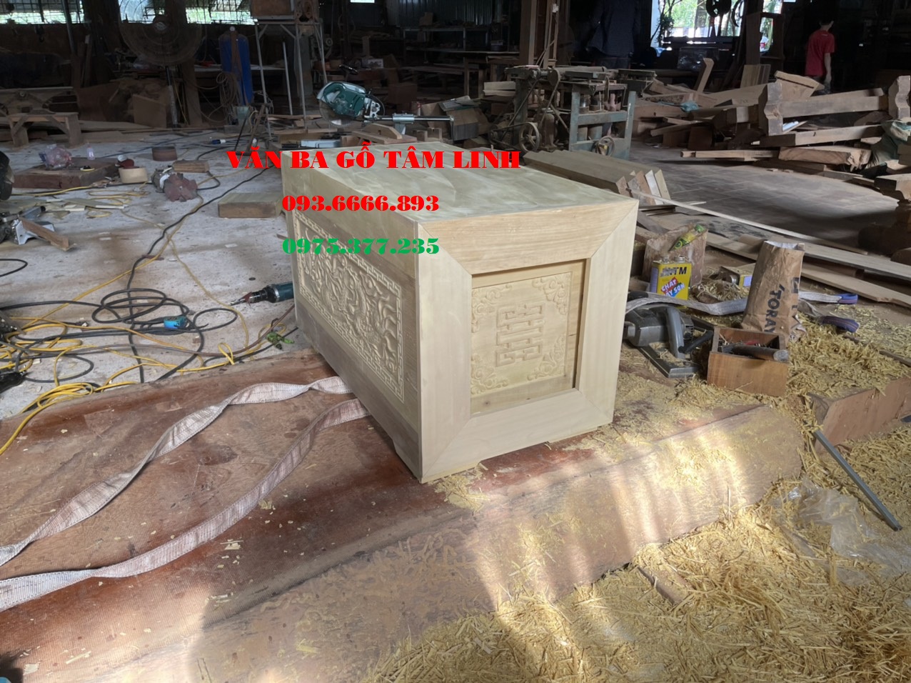 Quách gỗ vàng tâm