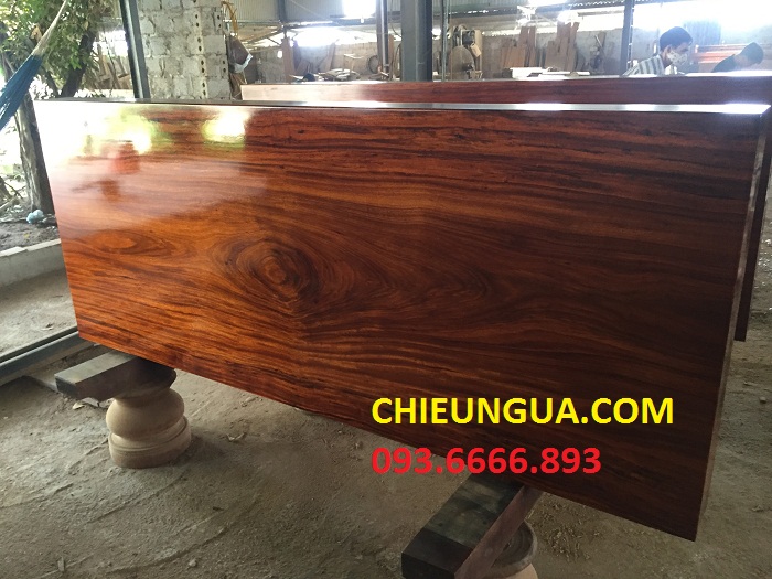 Giá Chiếu ngựa hương vân nam phi