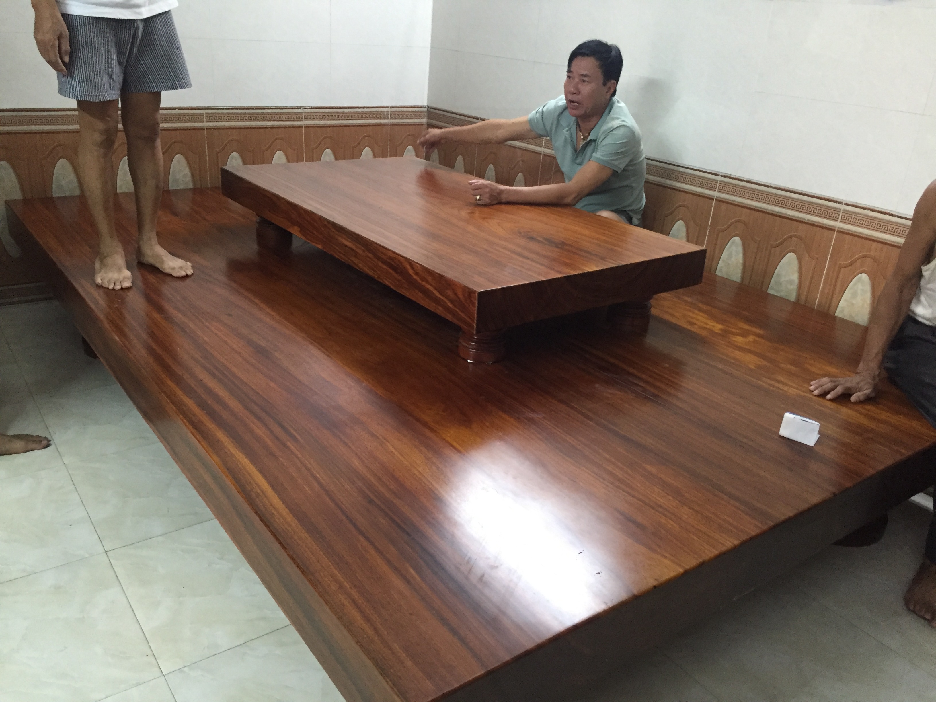 Giá bộ Chiếu ngựa gỗ lim