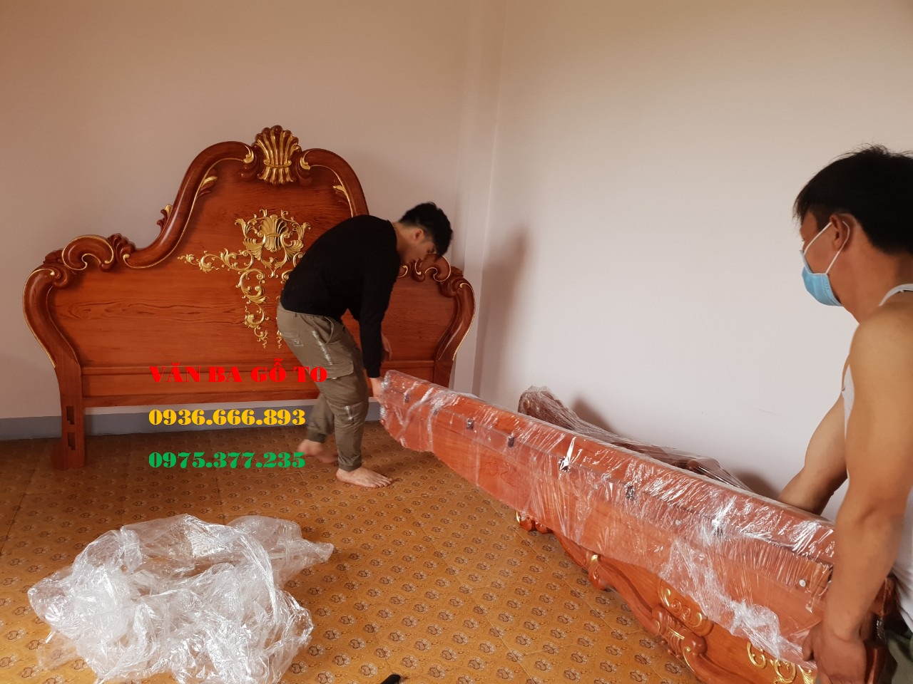 giường ngủ dát vàng
