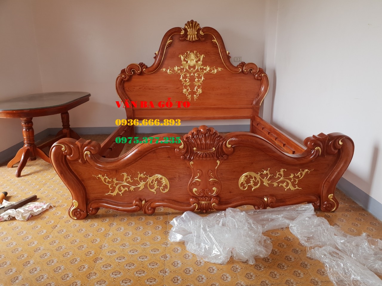 giường ngủ dát vàng